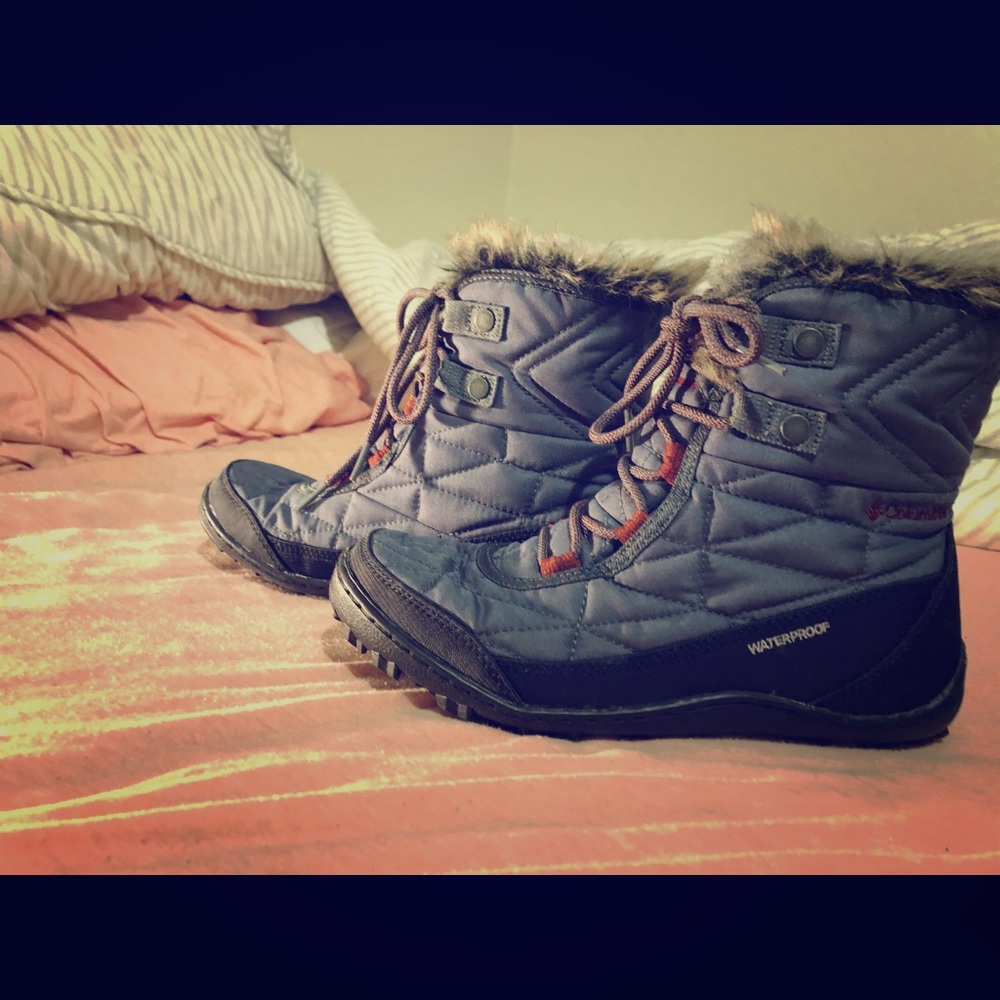 Snow boots